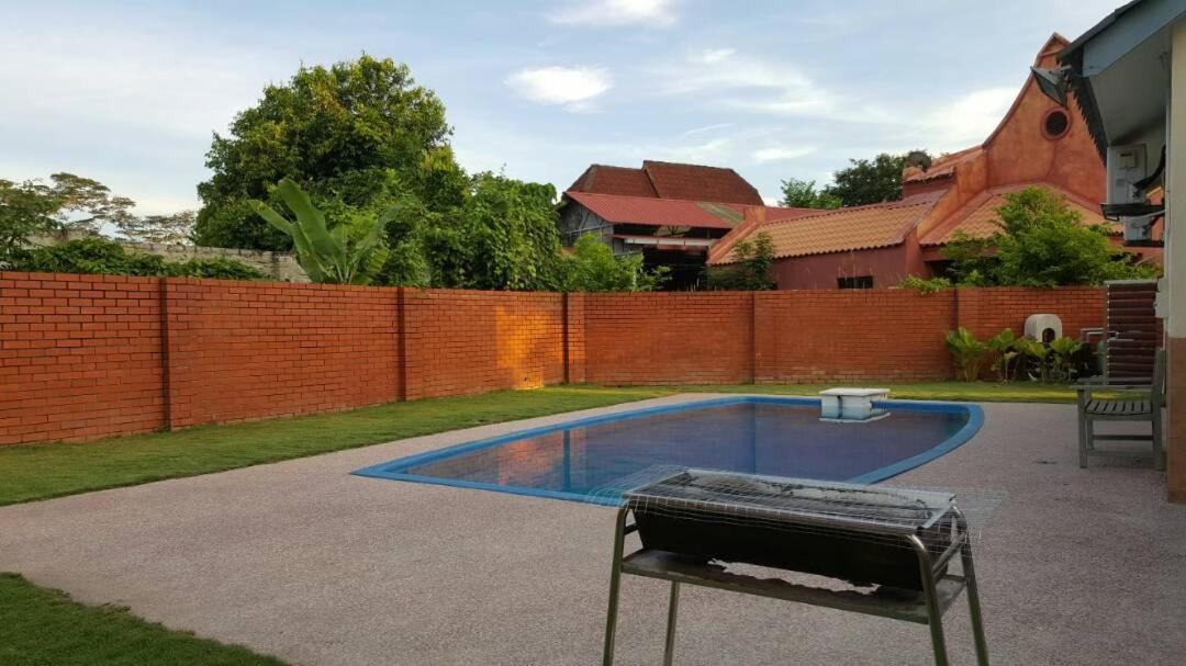 Villa With Private Swimming Pool Malacca Exterior photo